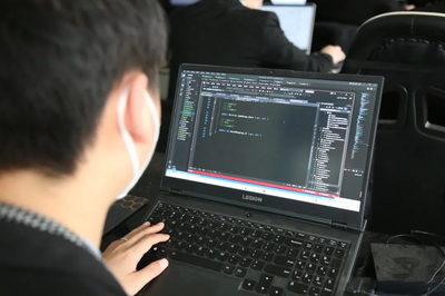 全棧工程師培訓(xùn) 一站式掌握軟件開發(fā)，通往高薪職業(yè)的橋梁